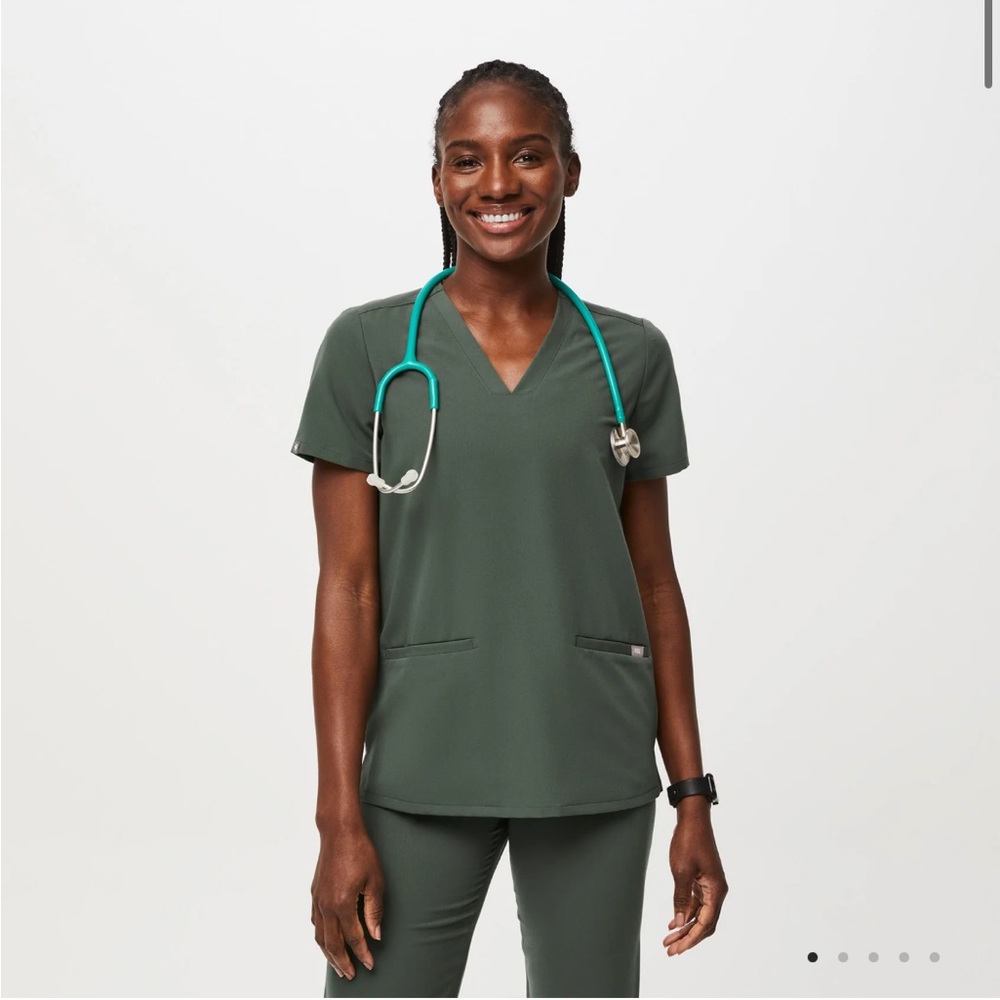 Figs Dark Green Women's Short Sleeve V-Neck Top